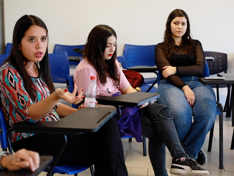 Fundacion Padre Alberto Hurtado taller Prevencion Impacto Emocional Representantes Legales alumnos Clinica Juridica Civil Familia Facultad Derecho Universidad Finis Terrae completo