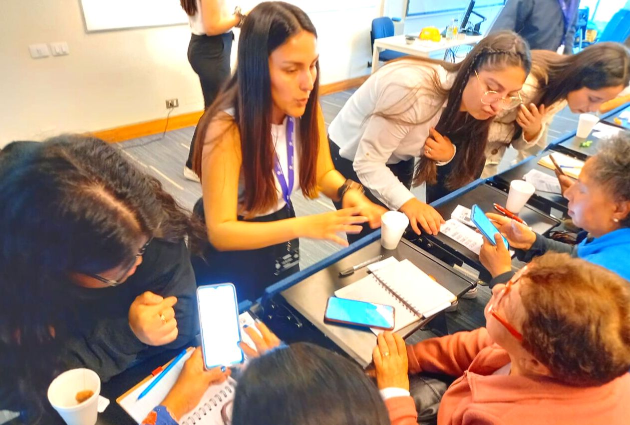 Capacitacion en tecnología a mujeres jefas de hogar de lampa 02