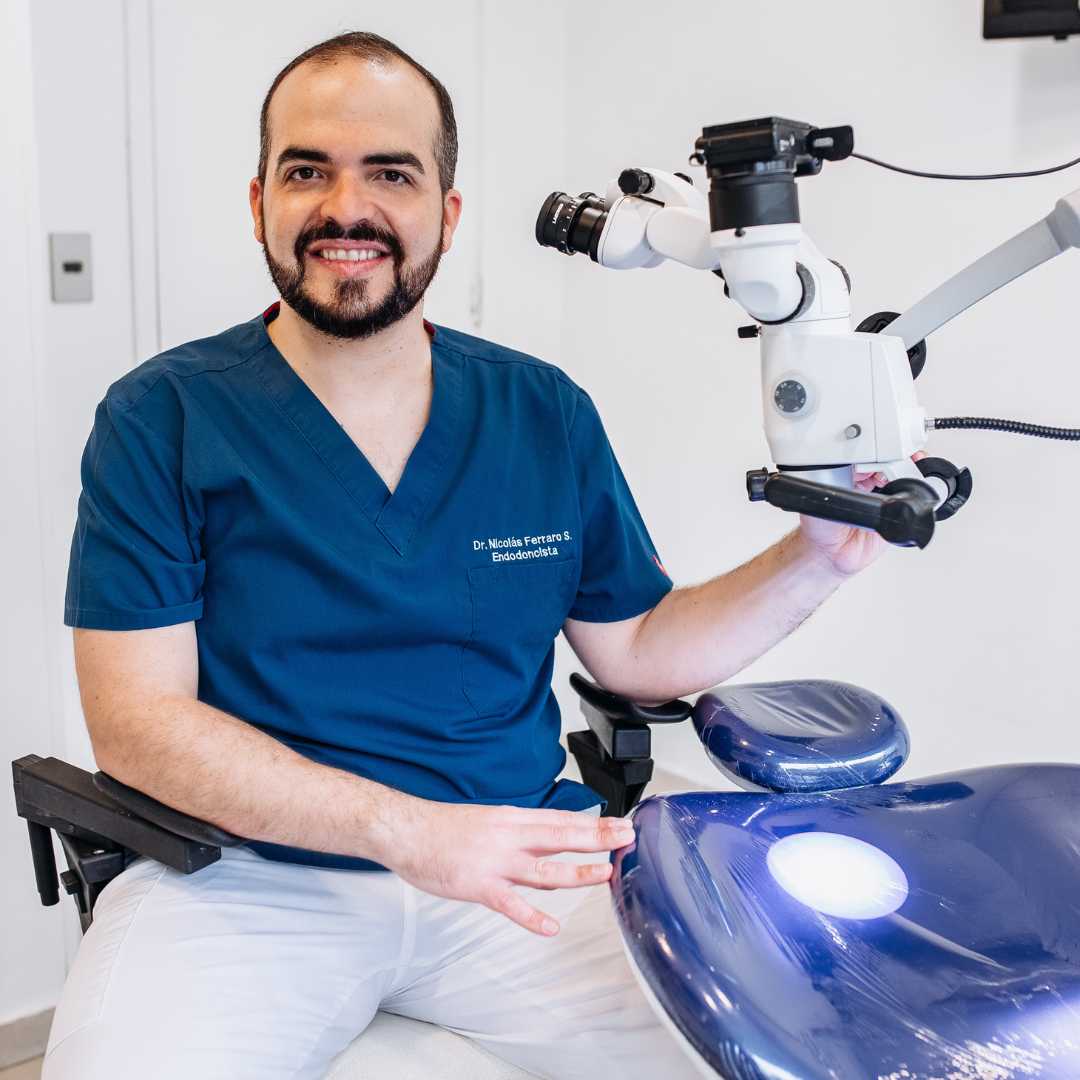 Dr. Nicolás Ferraro, profesor asistente, Endodoncia Finis Terrae