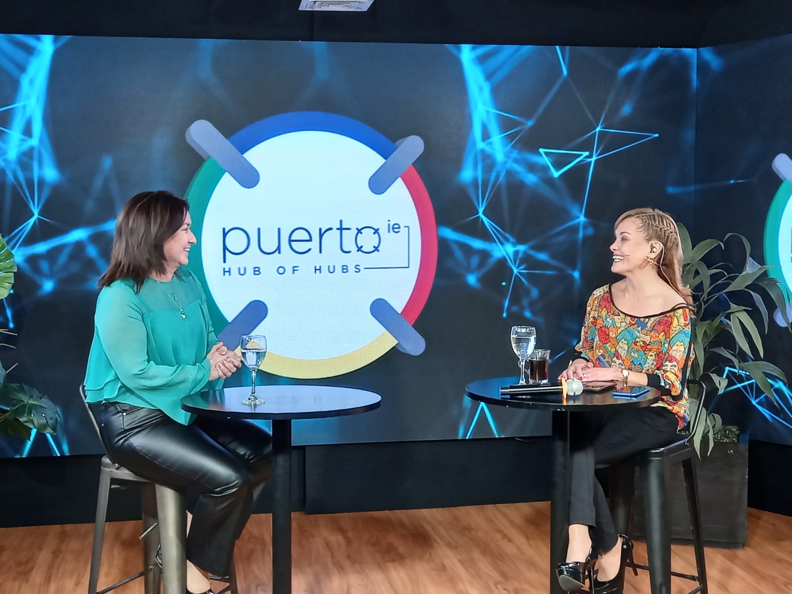 Decana Urrutia eb Wapp TV 04
