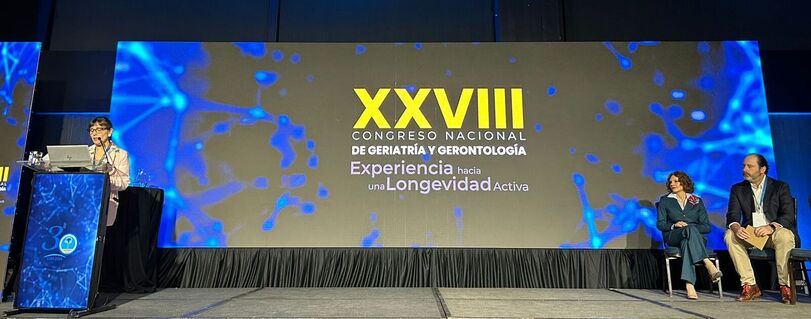 Angela-Arenas-Derecho-Universidad-Finis-Terrae-XXVIII-Congreso-Sociedad-Geriatria-Gerontologia-Chile-pincipal