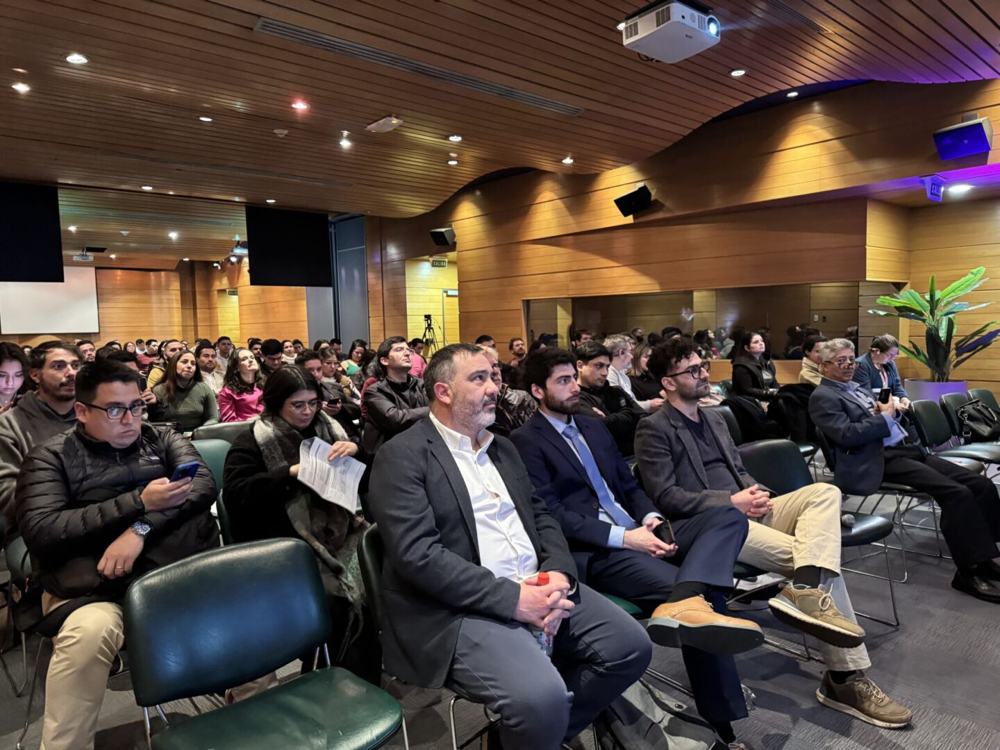 Campus Facultad de Medicina U. Finis Terrae – Clínica Las Condes realizó su primer Simposio de Cuidados Críticos