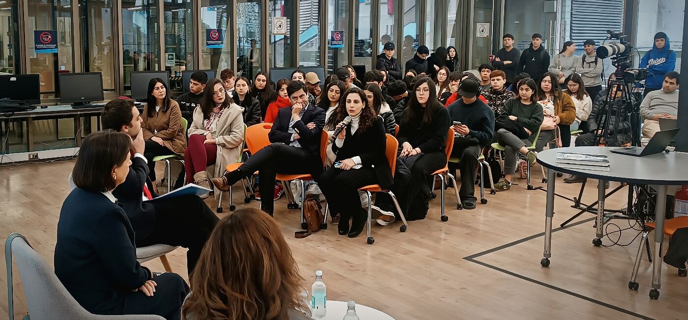 Charla Alta 3