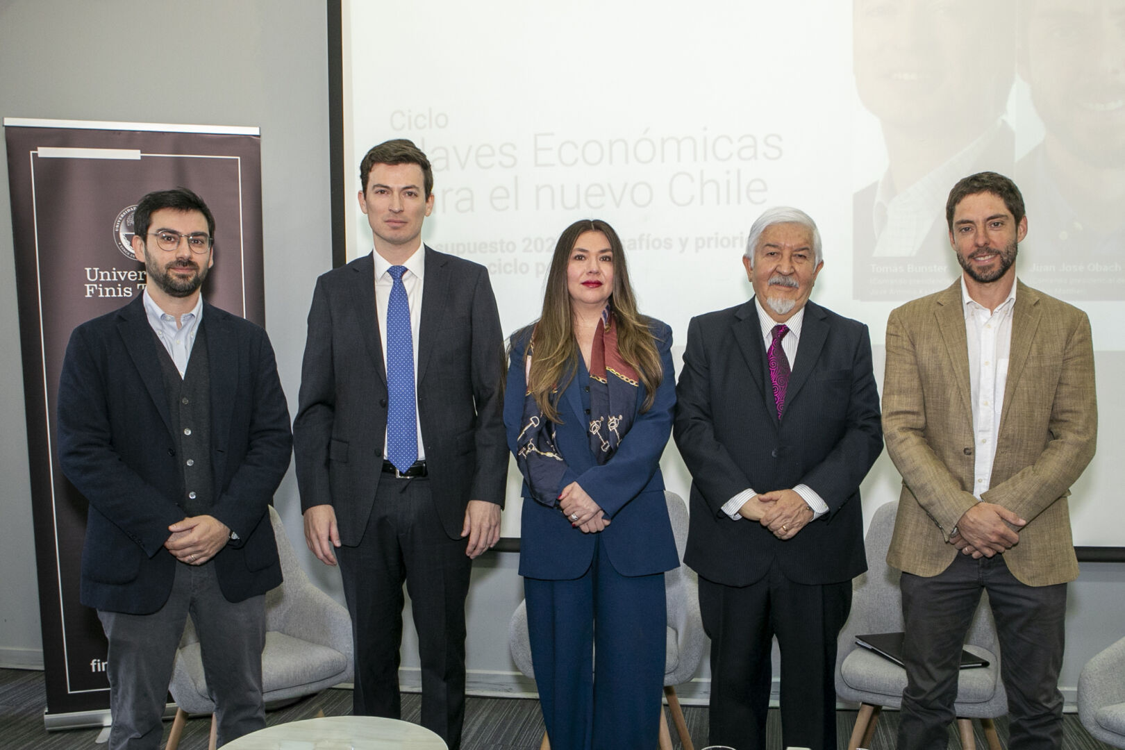 Tomás de la Maza, Tomás Burnster, Decana Jaqueline Gómez, Osvaldo Rosales y Juan José Obach